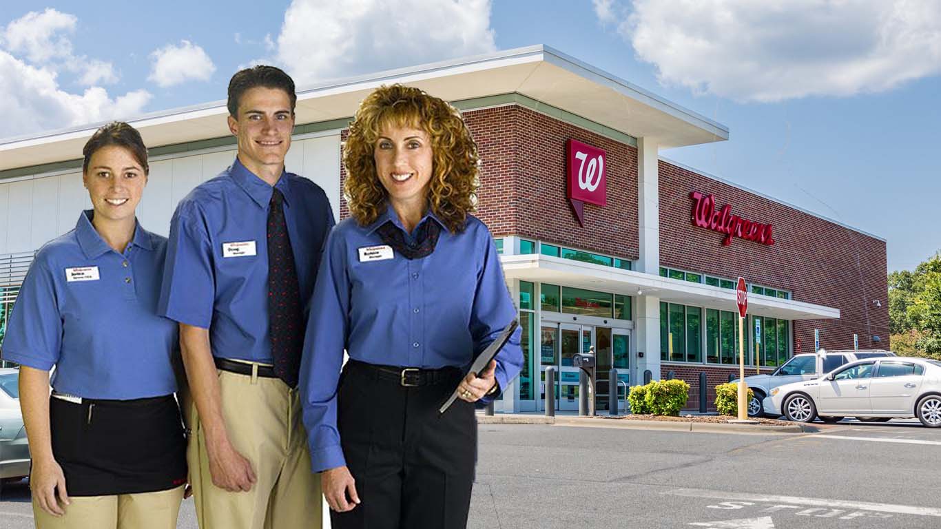 Walgreens Dress Code In 2022 Shirt Pant Shoes And More 