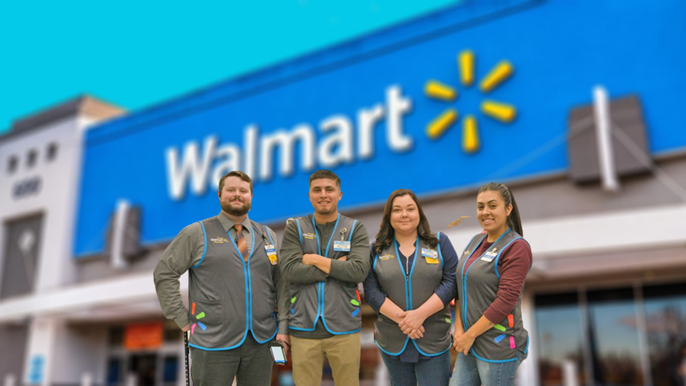 Walmart Employee Dress Code In 2022 (Shirt, Pants & Shoes)