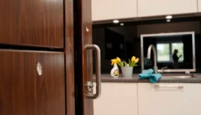 How to Clean Sticky Kitchen Cabinets: Quick, Safe Steps