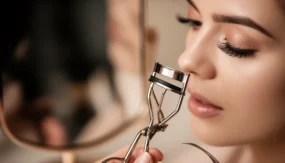 Eyelash Curler Guide: How to Choose, Use, and Avoid Damage